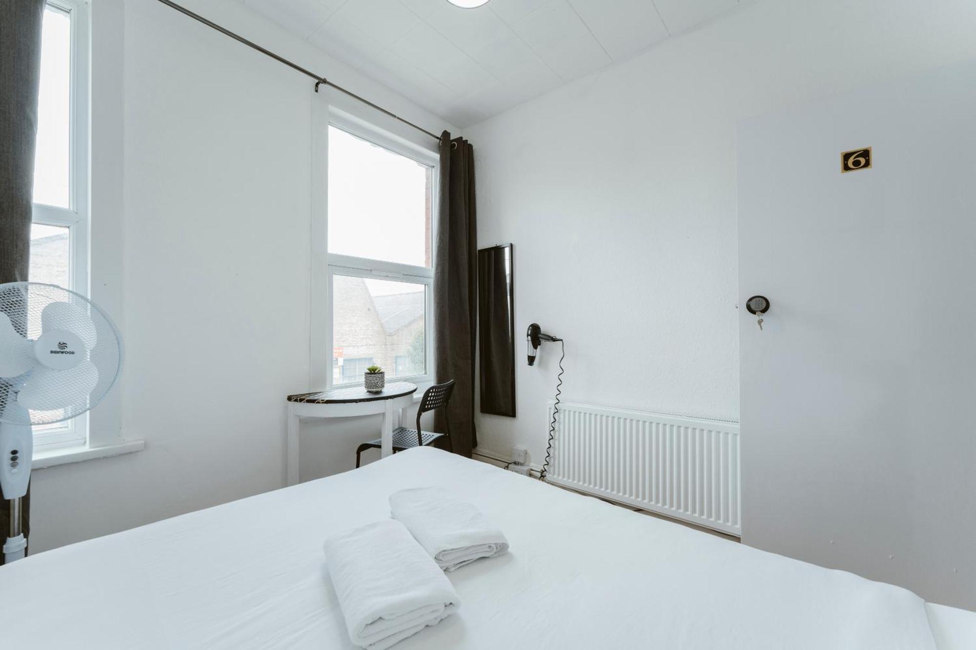 Manor House Great Rooms To Stay Londra Exterior foto