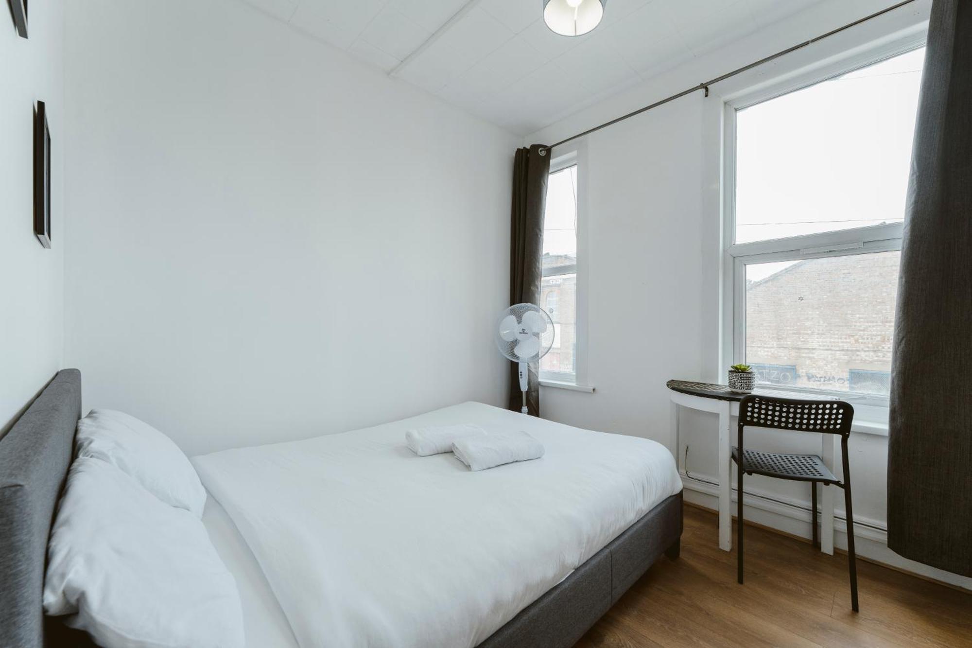 Manor House Great Rooms To Stay Londra Exterior foto