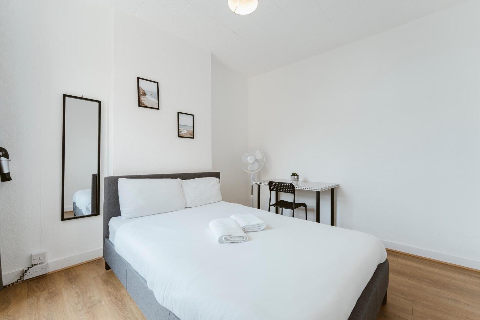 Manor House Great Rooms To Stay Londra Exterior foto