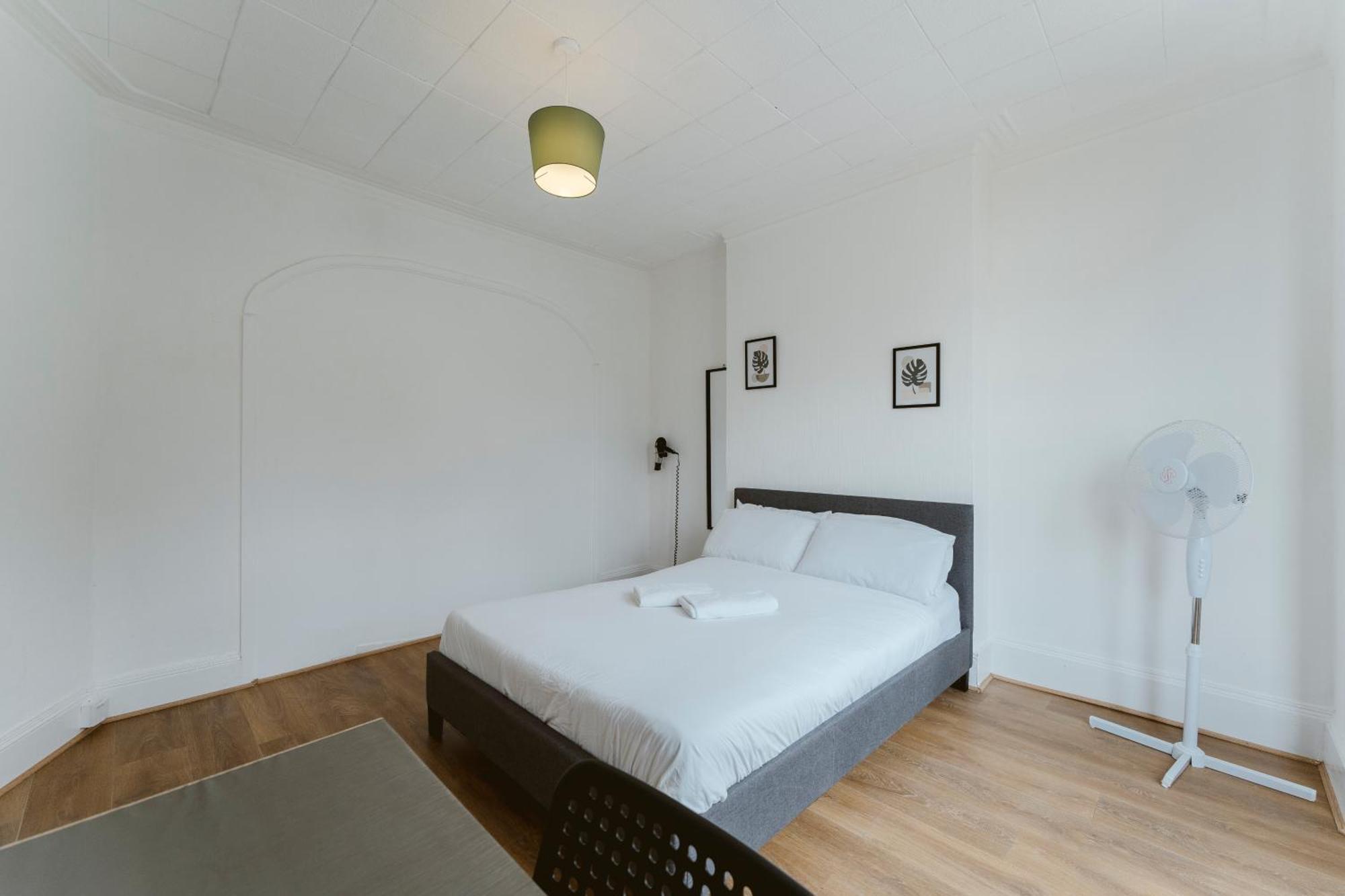 Manor House Great Rooms To Stay Londra Exterior foto